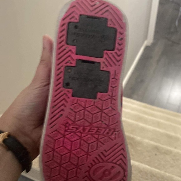 Heelys Youth size 3 - Picture 3 of 6